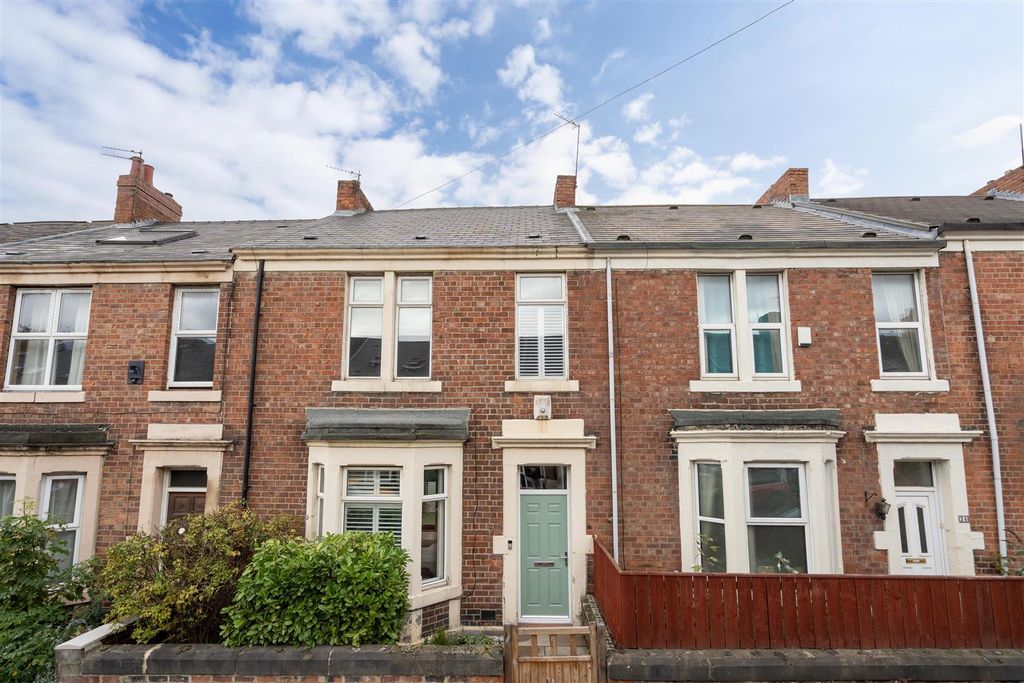 Property photo 1 of 10 External