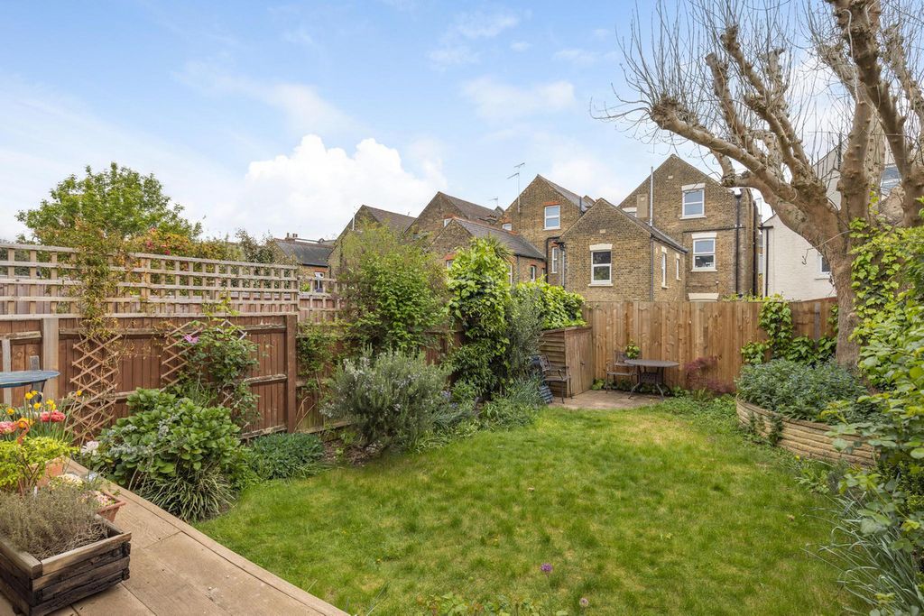 Property photo 2 of 17