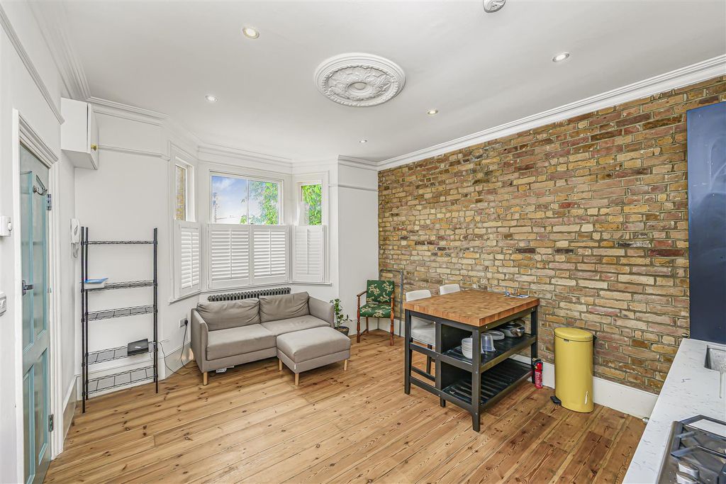 Property photo 1 of 13 Flat 4 76 Wood Street-1.Jpg