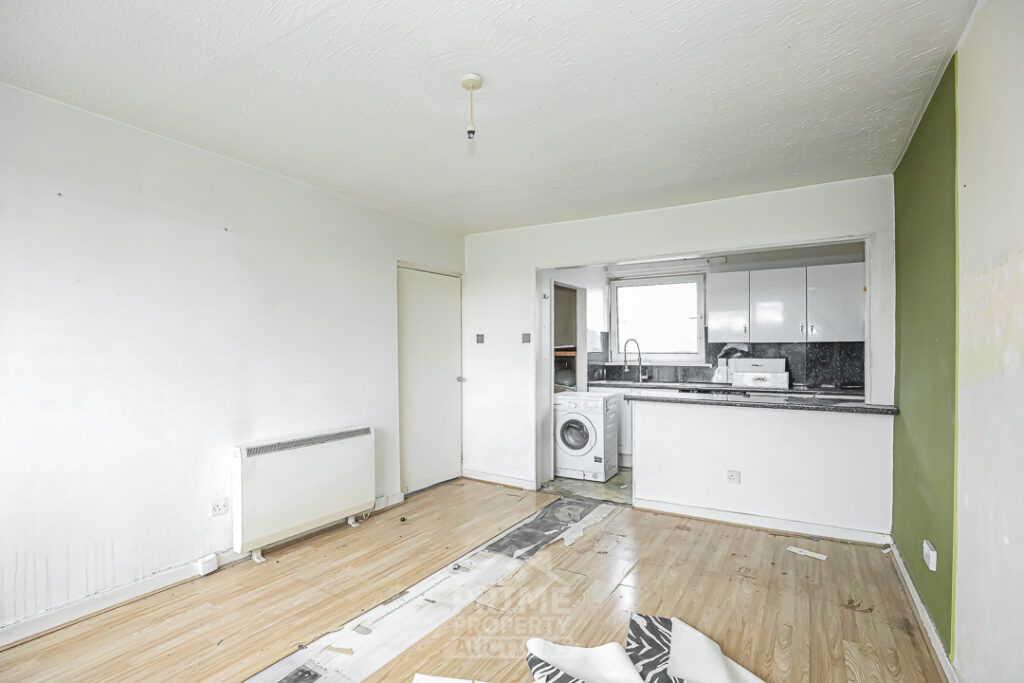 Property photo 3 of 11