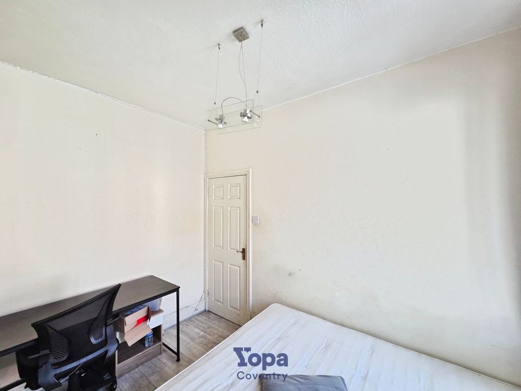 Property photo 2 of 14 4Ab70Bca-45571