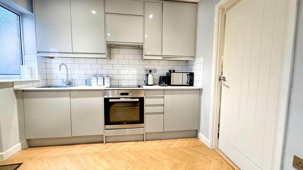 Property photo 2 of 8 Kitchen.Jpg