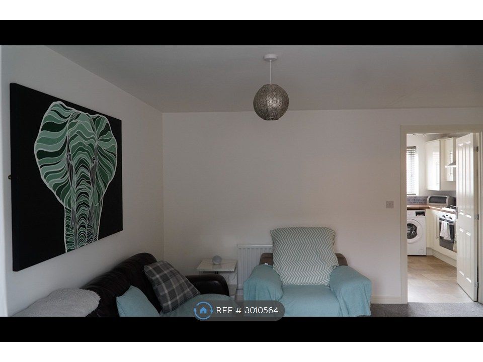 Property photo 3 of 19 Living Room