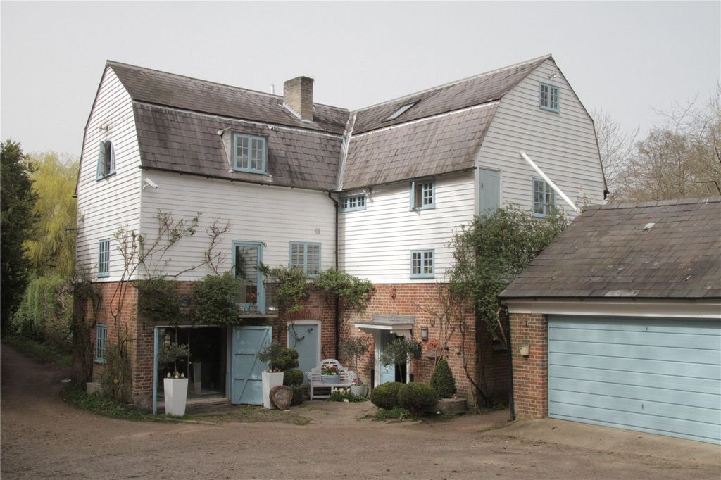 Property photo 2 of 31 Castle Mill