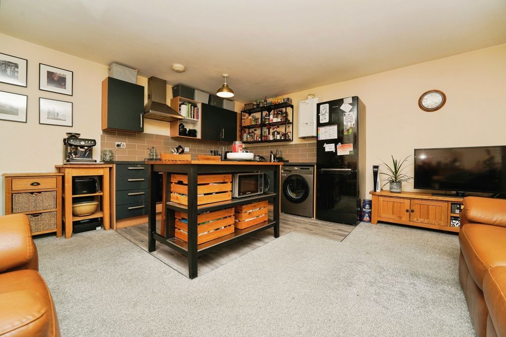 Property photo 2 of 12 Photo