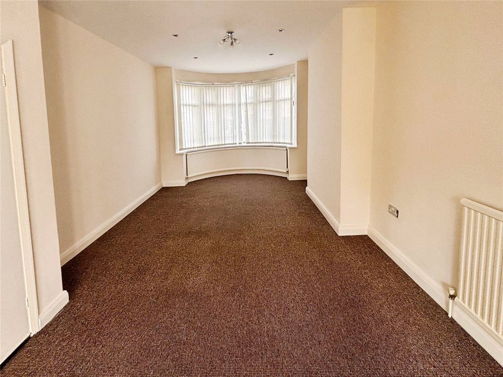 Property photo 3 of 13 Living/Dining