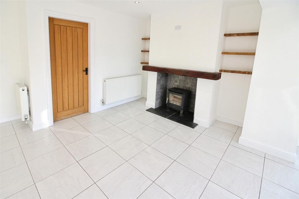 Property photo 3 of 28 Kitchen/Diner