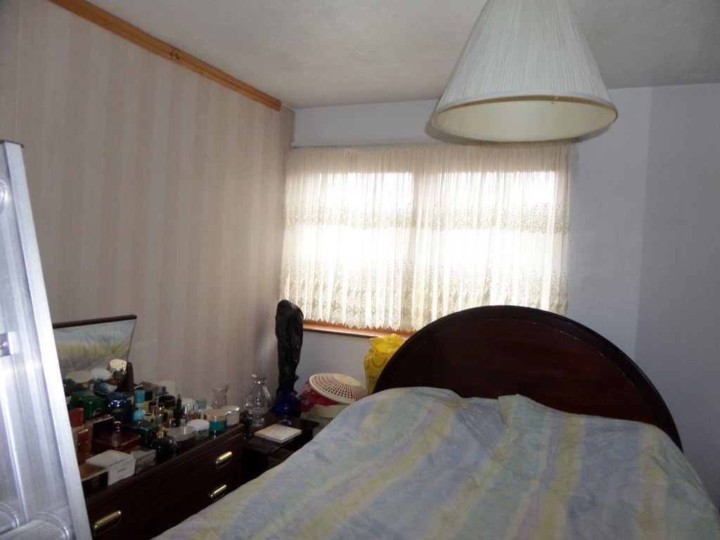 Property photo 3 of 8 Sam_0539