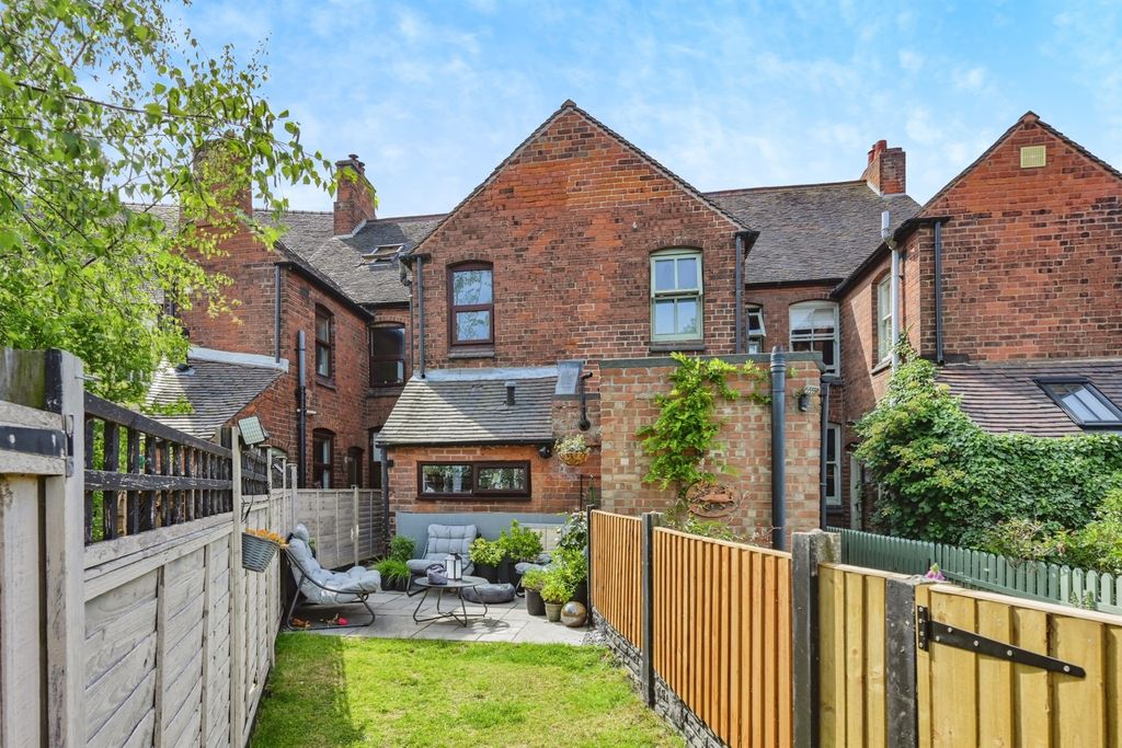 Property photo 2 of 17