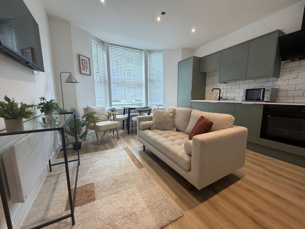 Property photo 1 of 6 Jk,Ujhssss