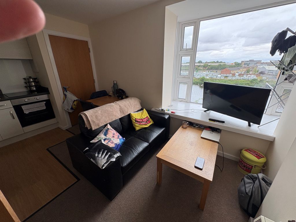 Property photo 2 of 7