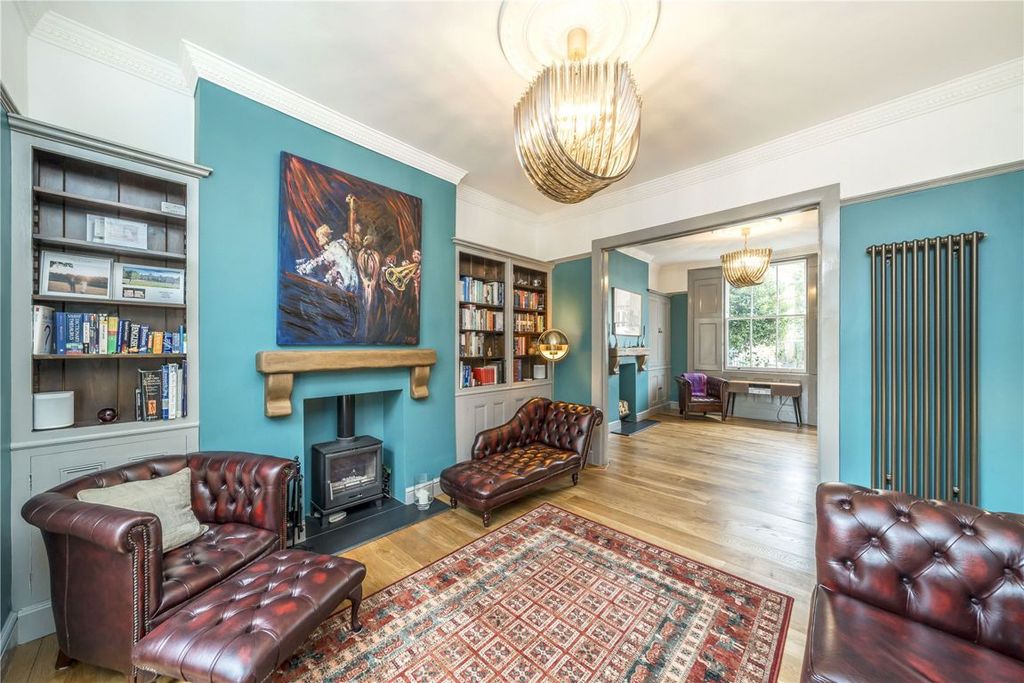 Property photo 3 of 12