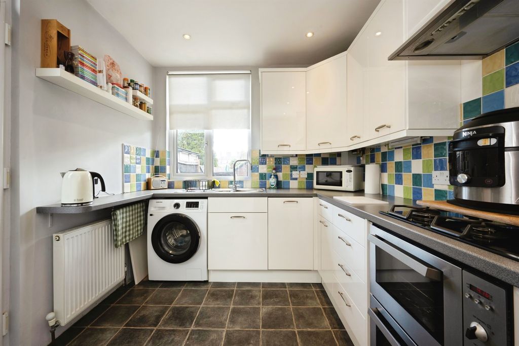 Property photo 3 of 15