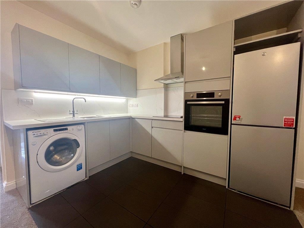 Property photo 3 of 11 Kitchen