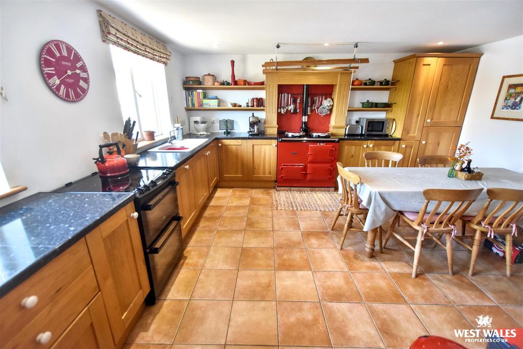 Property photo 3 of 24 18 (10).Jpg