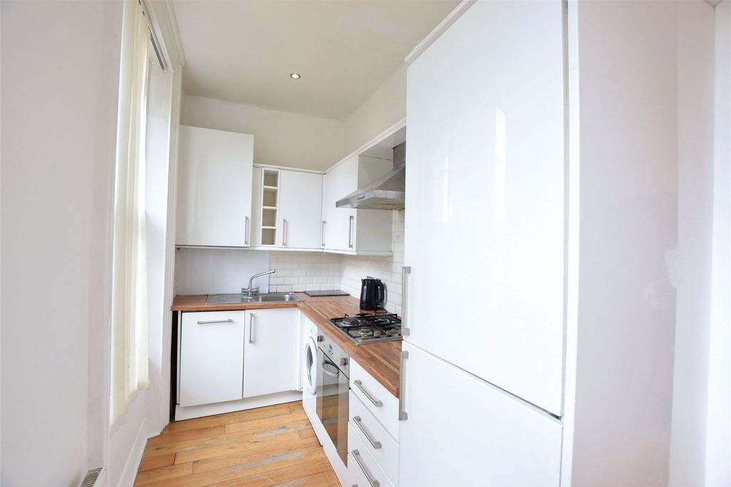 Property photo 1 of 7 Kitchen