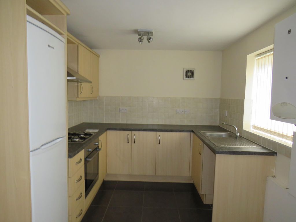 Property photo 3 of 6 Kitchen