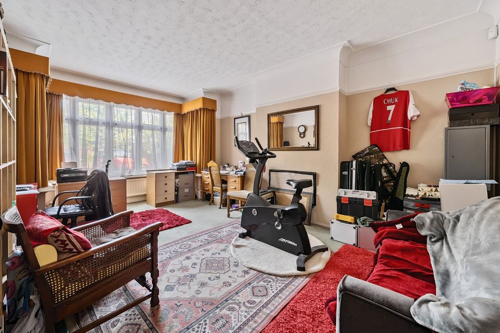 Additional image 3 of 5 bed detached house for saleBassett Avenue, Bassett, Southampton, Hampshire SO16