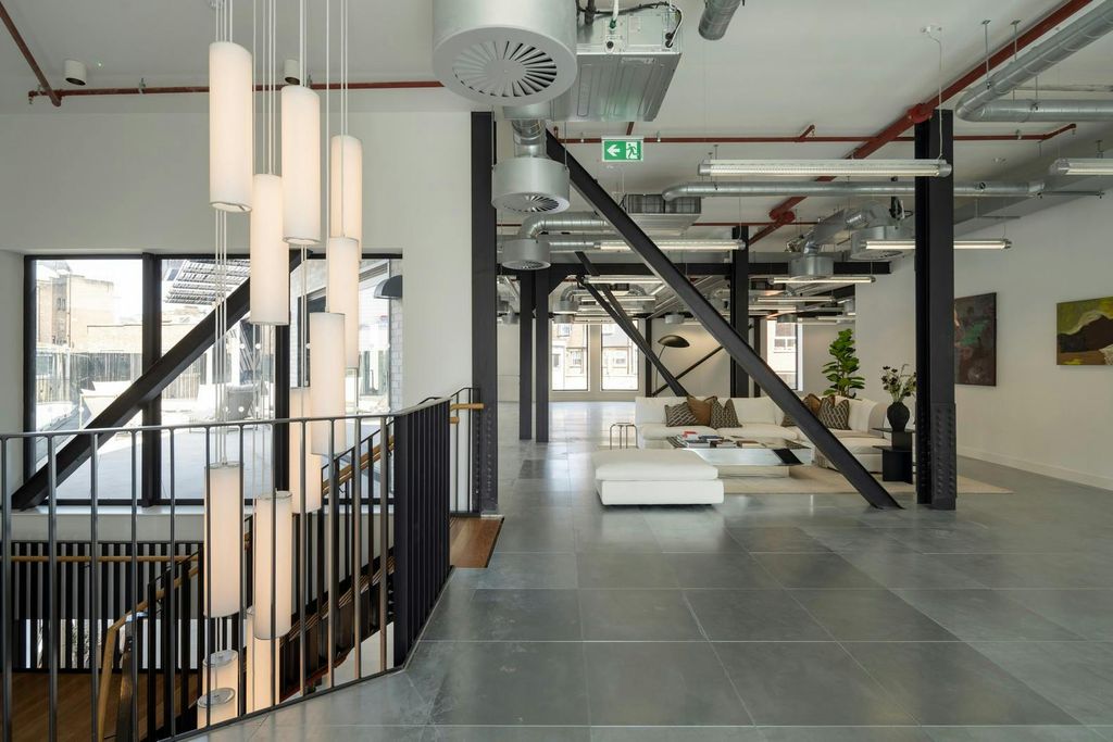 Property photo 3 of 24 Amplified