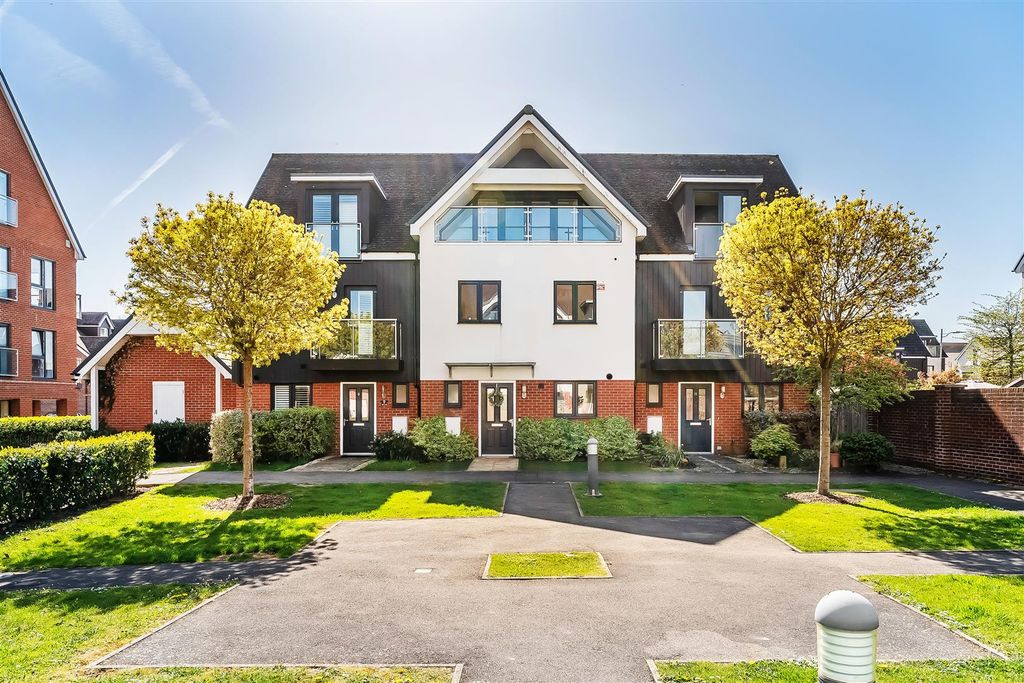 Property photo 1 of 25 10-Tippet-Lane-39.Jpg