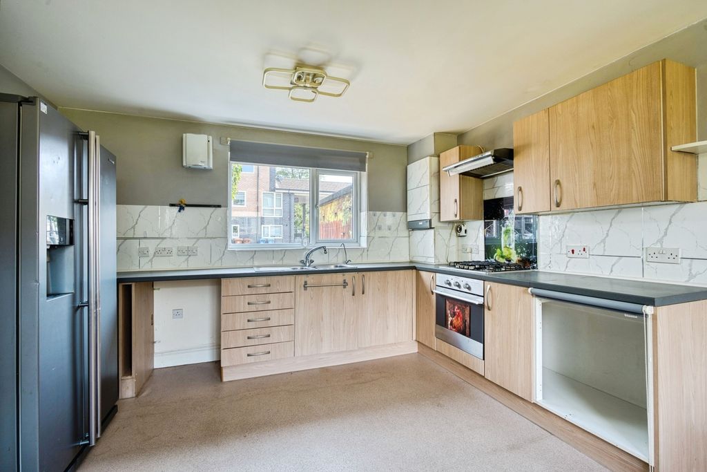Property photo 2 of 21 Pbox-Img.Jpg