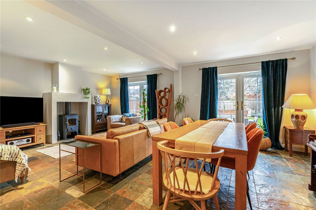 Property photo 3 of 18 Reception/Dining