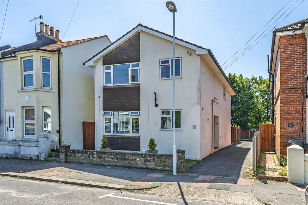 Property photo 1 of 19 Picture No. 10