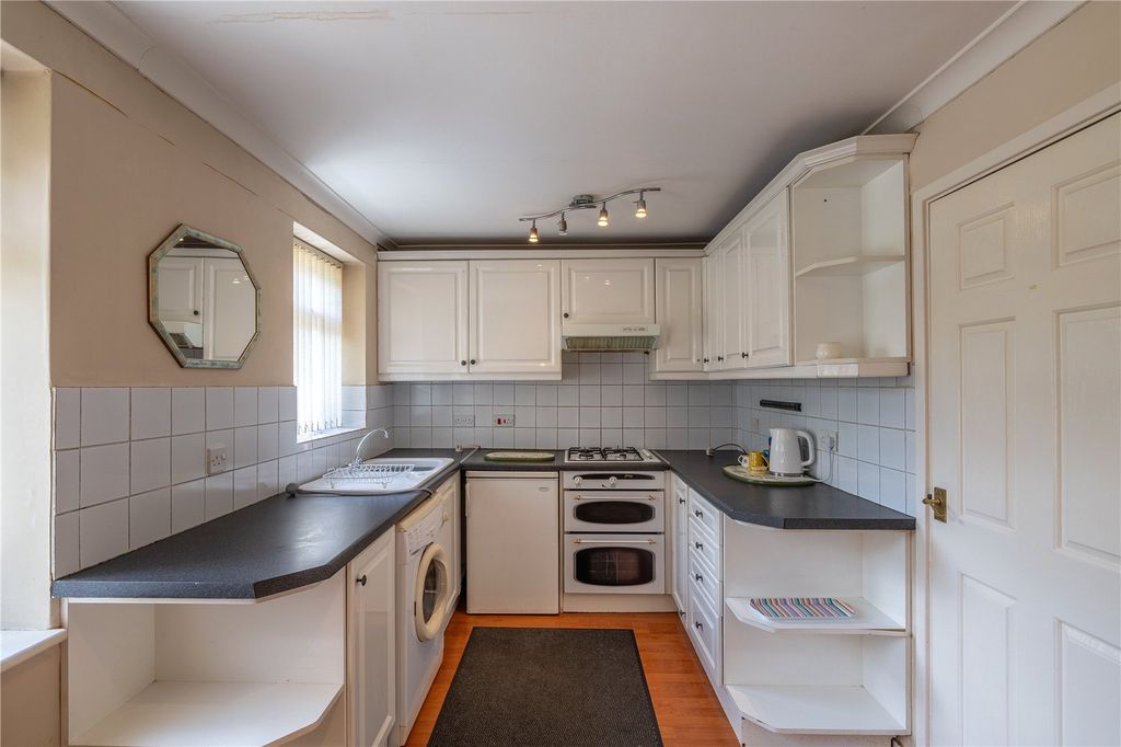 Property photo 2 of 15 Picture No. 04