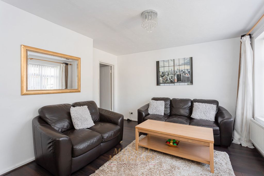 Property photo 3 of 26