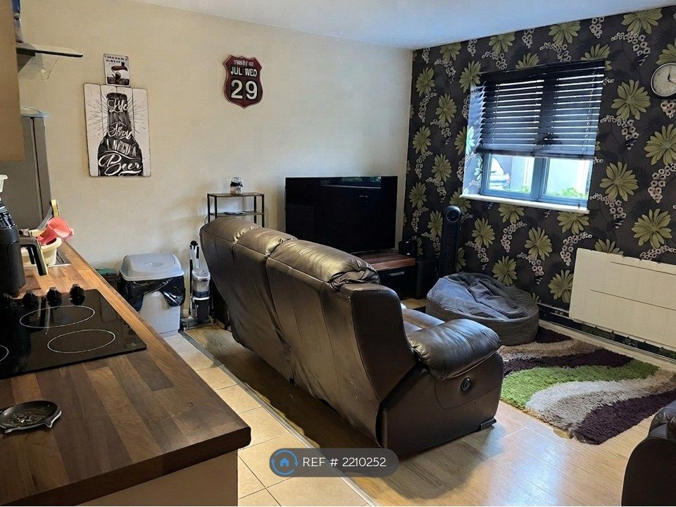 Property photo 2 of 8