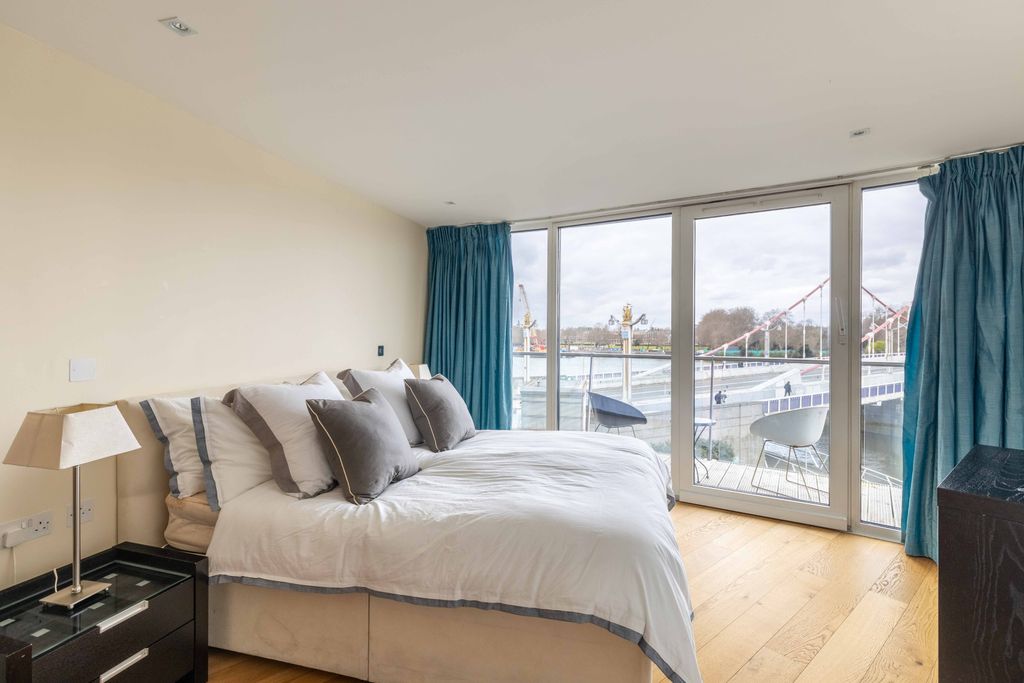 Property photo 3 of 17 Picture 3