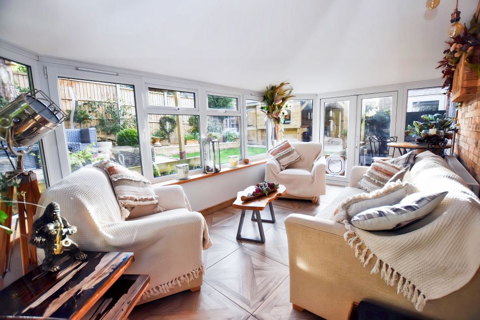 Property photo 3 of 31 Garden Room 2