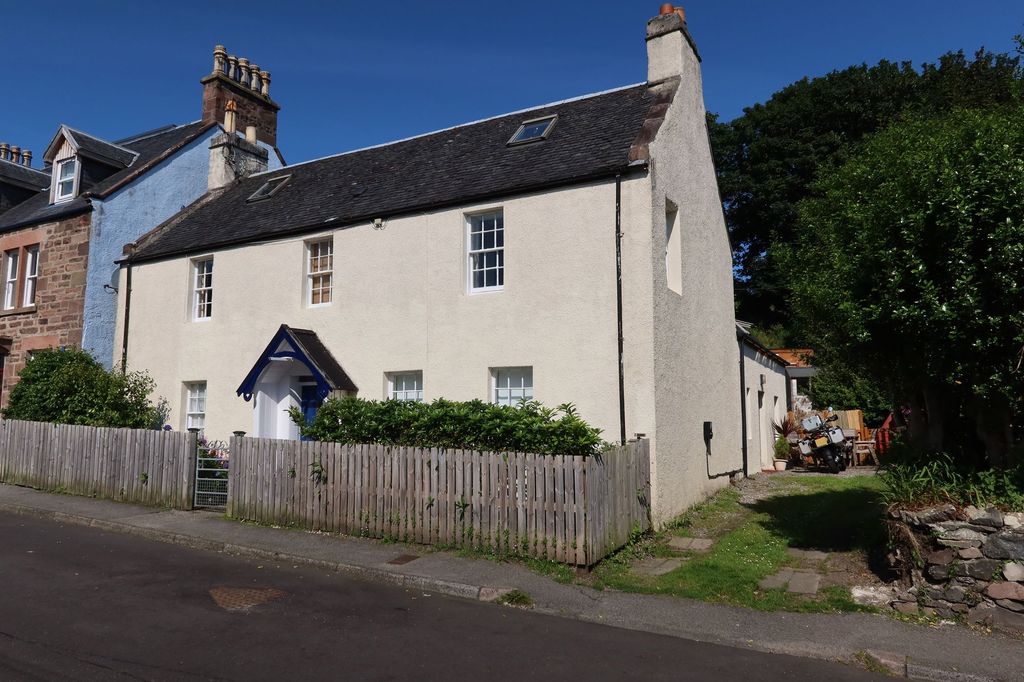 Property photo 2 of 107