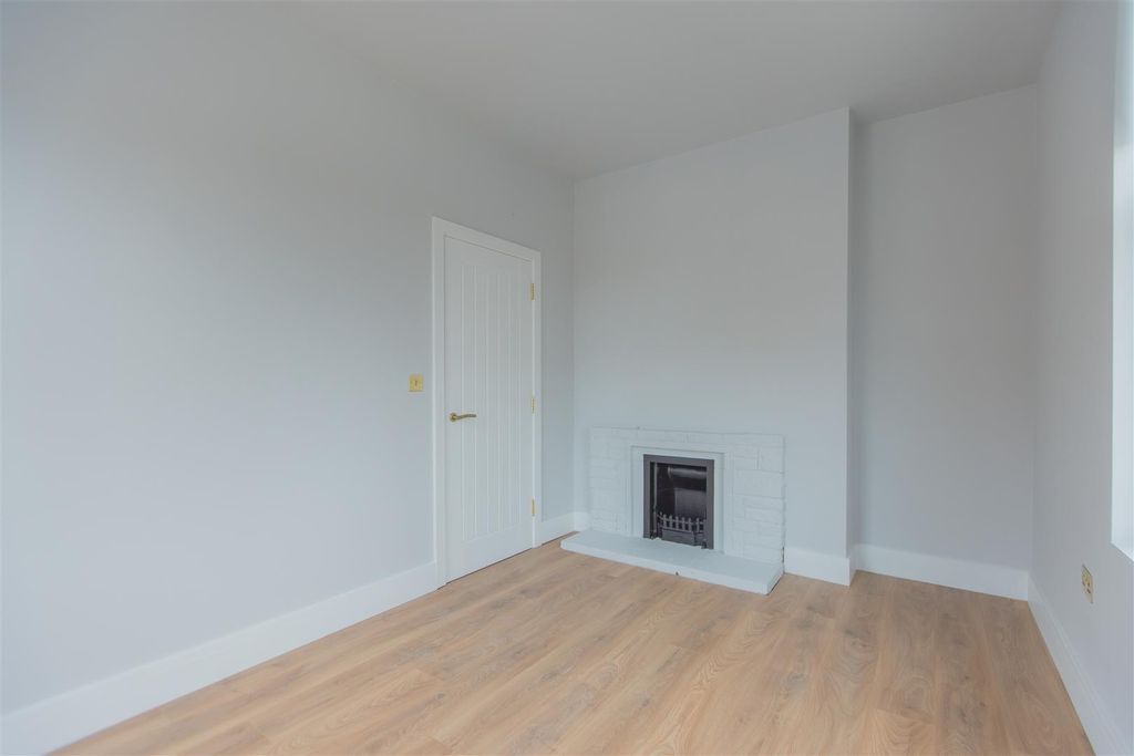 Property photo 2 of 11 Andy HMO -91.Jpg