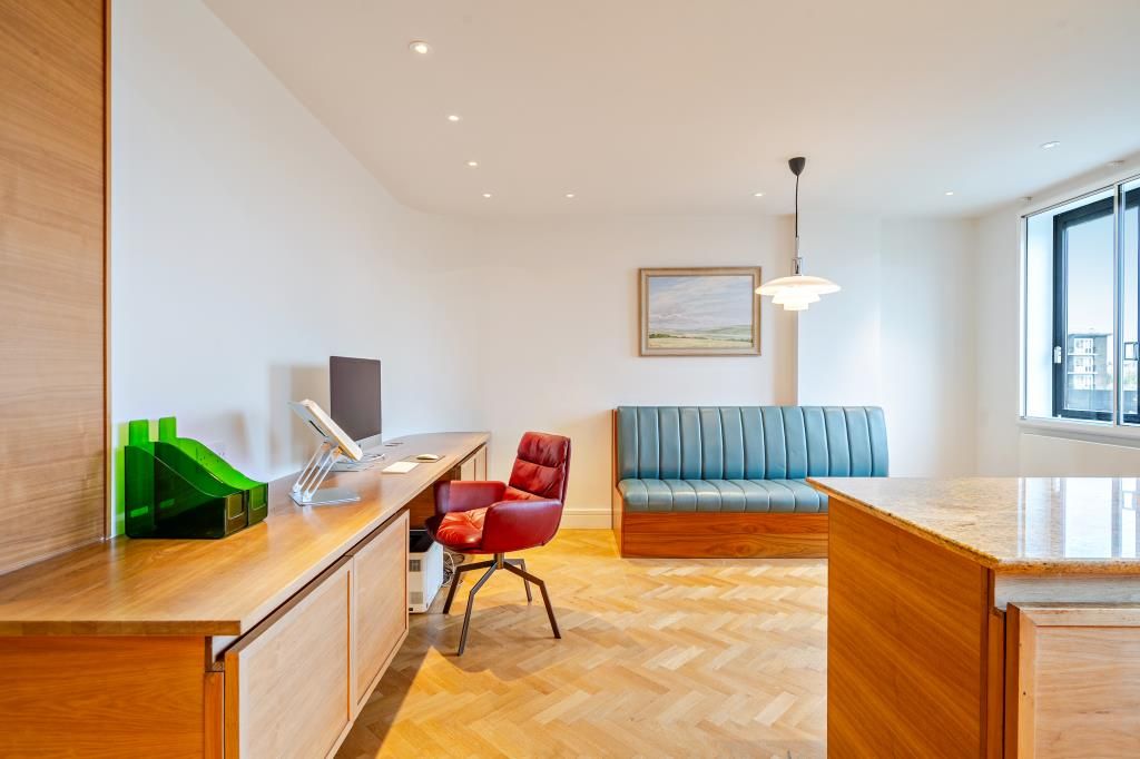 Property photo 3 of 28 Kitchen