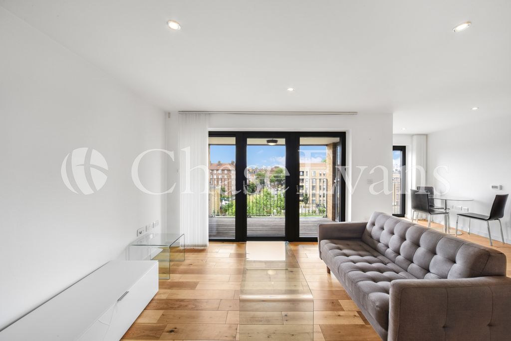 Property photo 3 of 10 Living Area