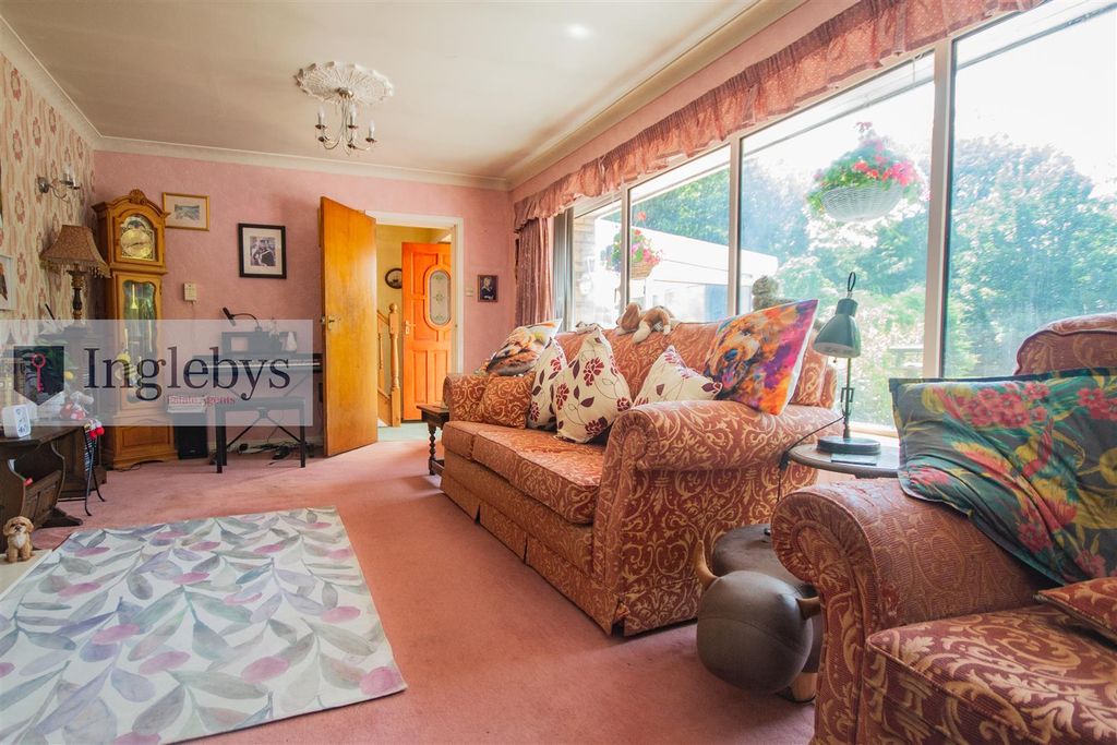 Property photo 3 of 30