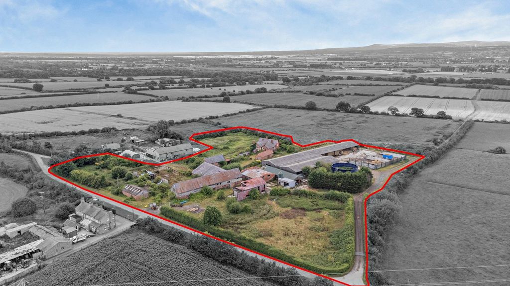 Property photo 1 of 24 Picture No. 01