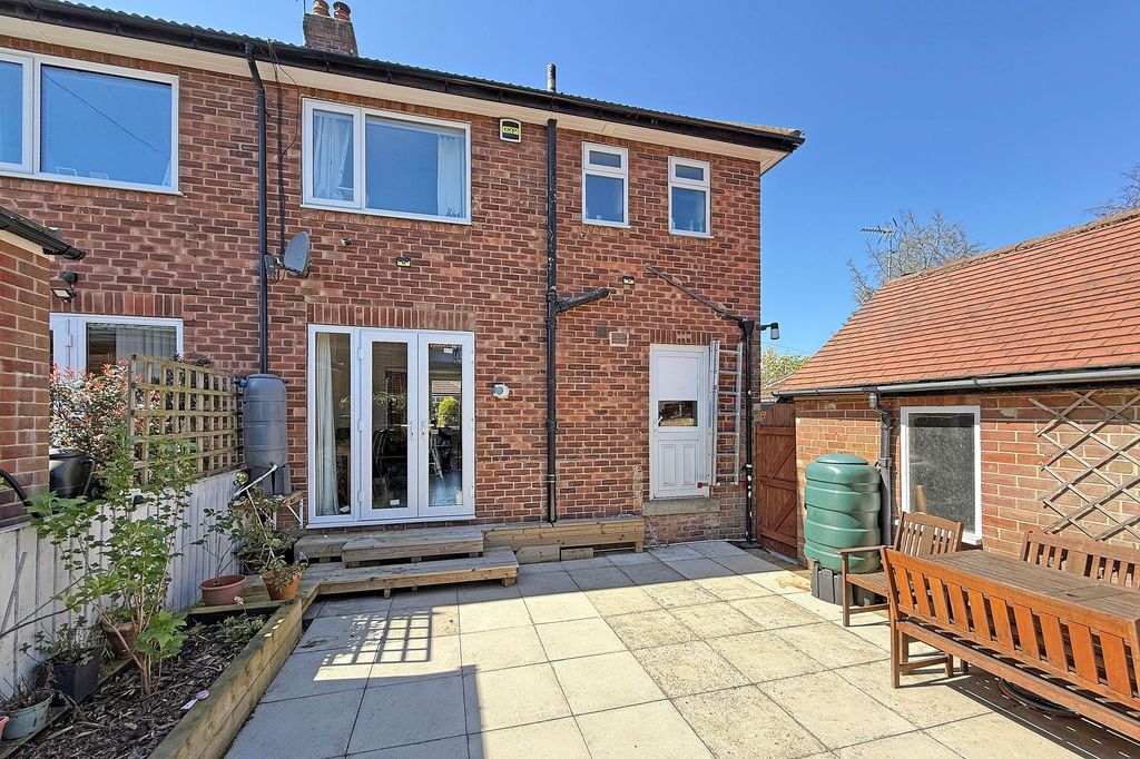 Property photo 3 of 11