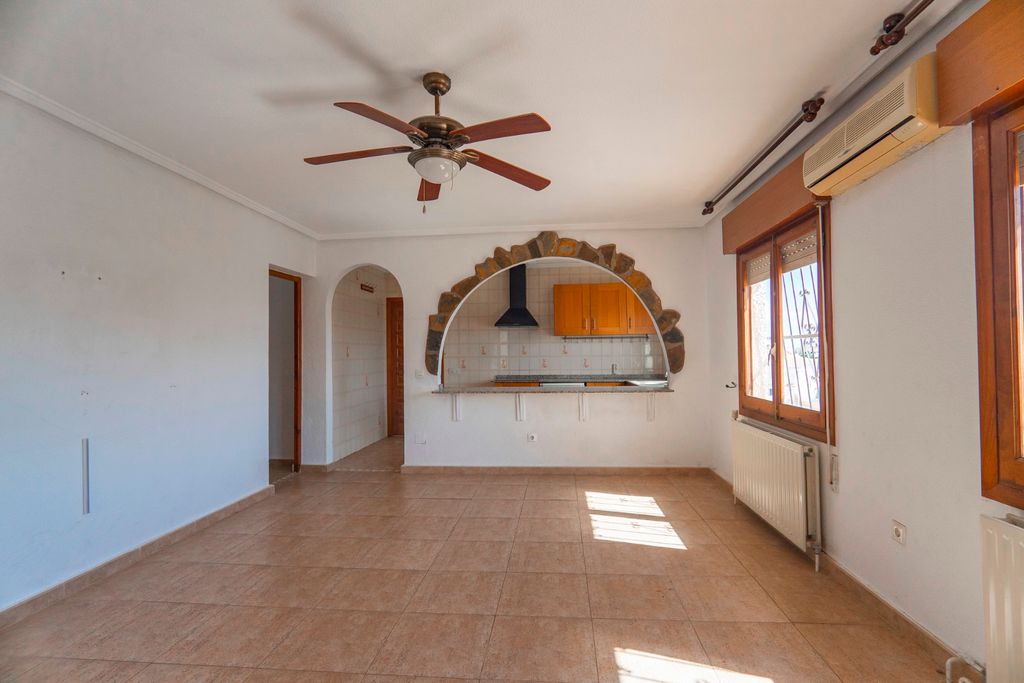 Property photo 2 of 26