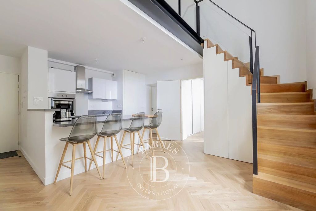 Property photo 2 of 11 Kitchen Kitchen Bar Wooden Floor Stainless Steel