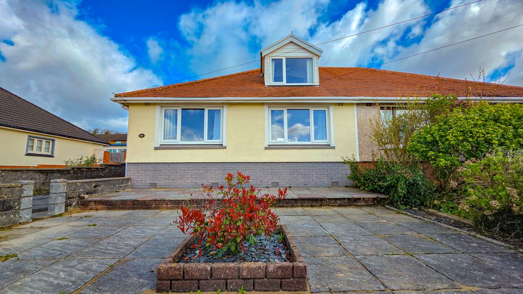 Property photo 1 of 40