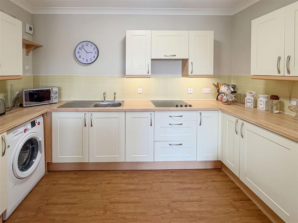 Property photo 3 of 12 Image00024.Jpg