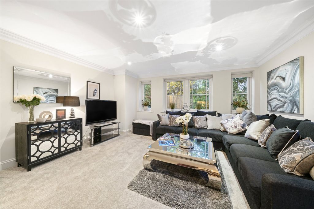 Property photo 3 of 12 Picture No. 04