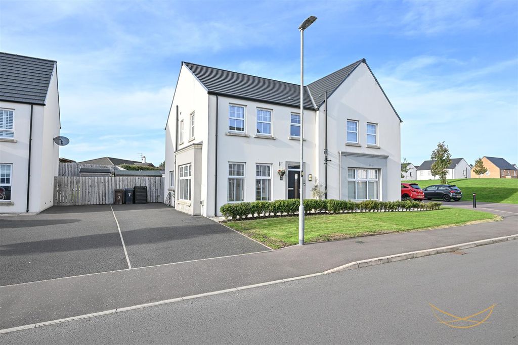 Property photo 1 of 33 Dhp-4.Jpg