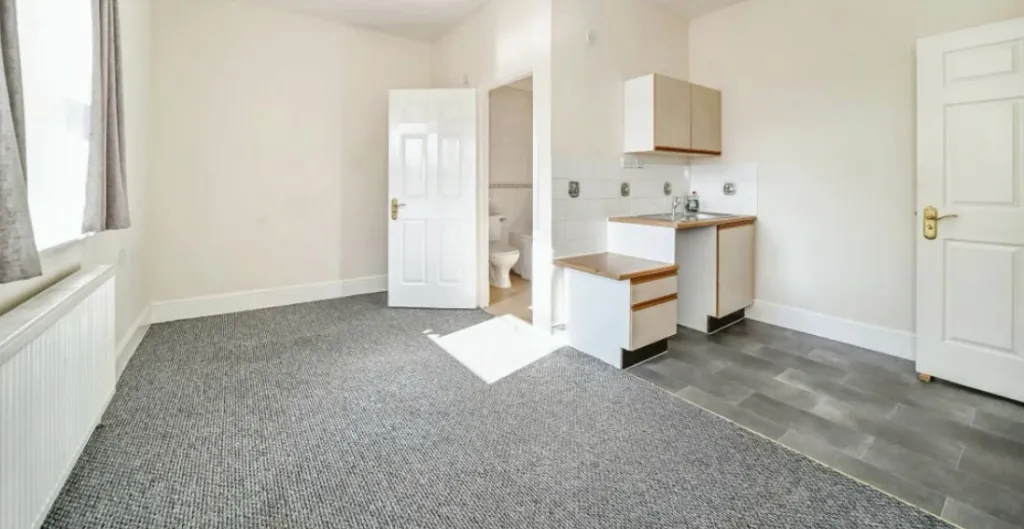 Property photo 3 of 5