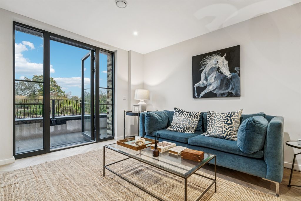 Property photo 3 of 21