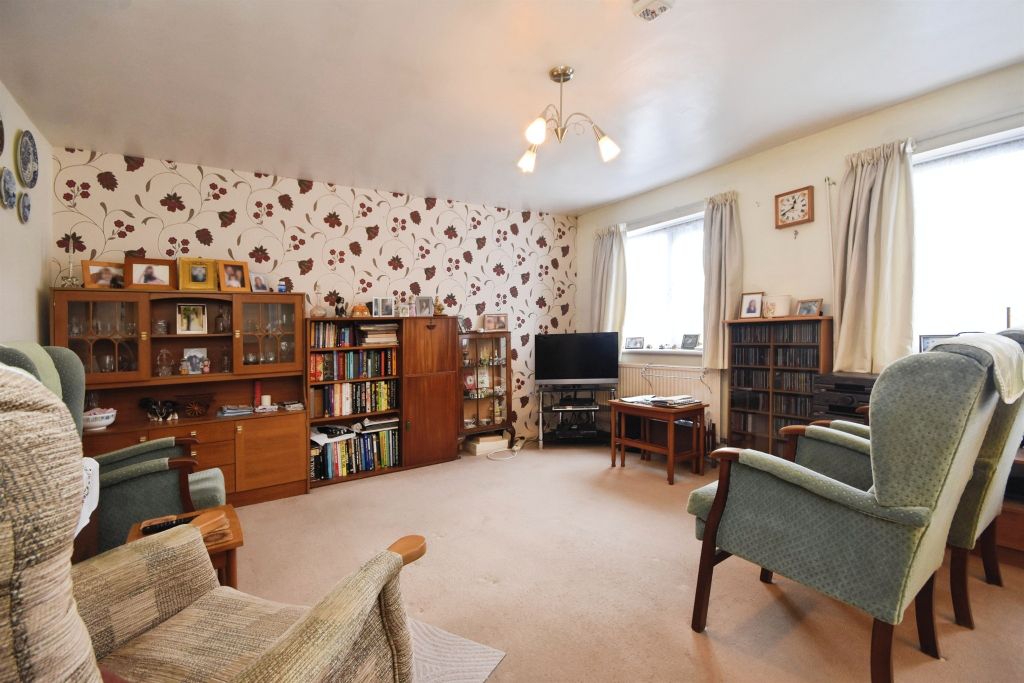 Property photo 2 of 12