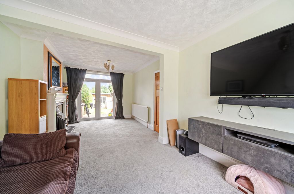 Property photo 3 of 20 1456807-12-6A203F...