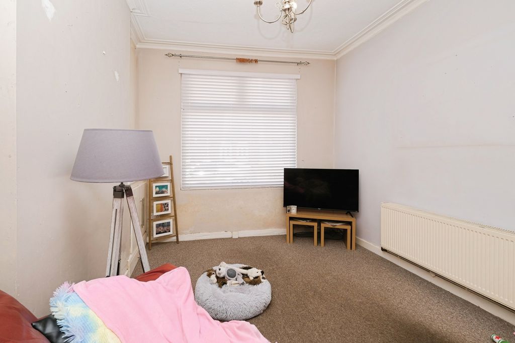 Property photo 3 of 11 Photo